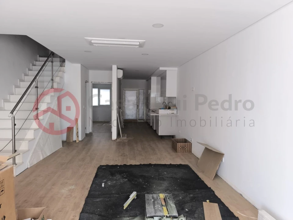 Moradia T4 para Venda em Fernao Ferro Foto 11