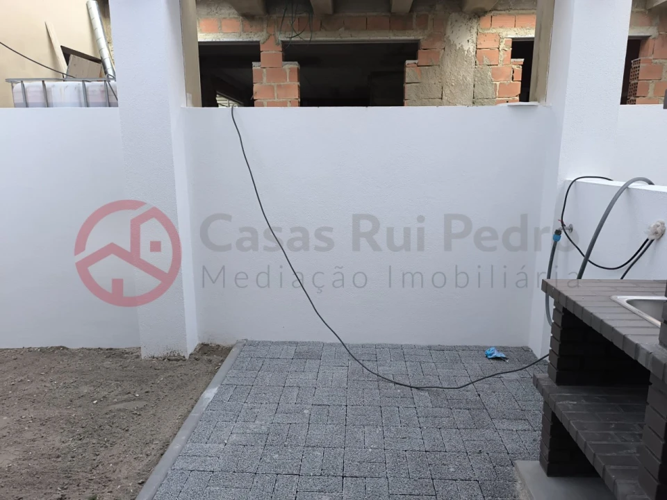 Moradia T4 para Venda em Fernao Ferro Foto 22