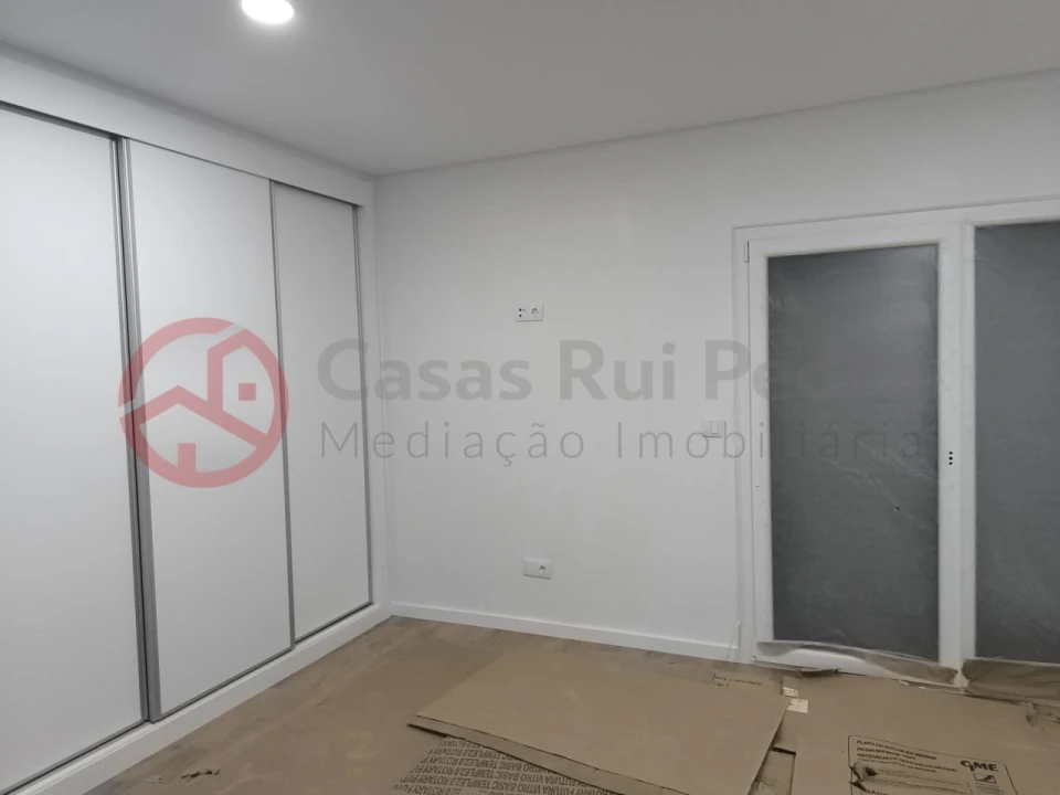 Moradia T4 para Venda em Fernao Ferro Foto 24