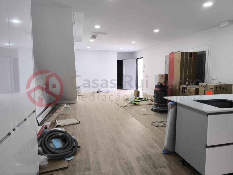 Moradia T4 para Venda em Fernao Ferro Foto 26