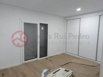 Moradia T4 para Venda em Fernao Ferro