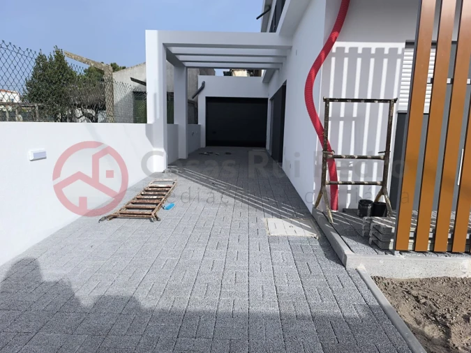 Moradia T4 para Venda em Fernao Ferro Foto 7