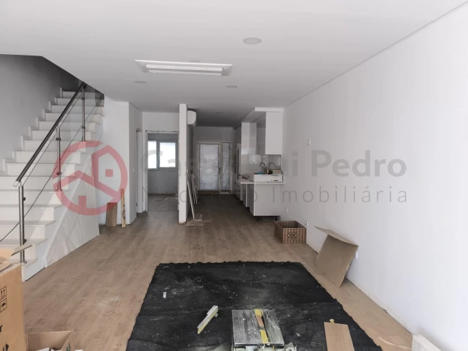 Moradia T4 para Venda em Fernao Ferro Foto 11