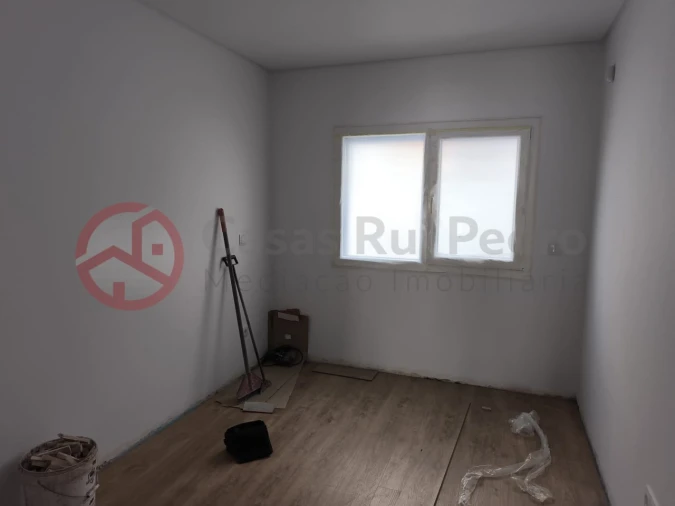 Moradia T4 para Venda em Fernao Ferro Foto 13