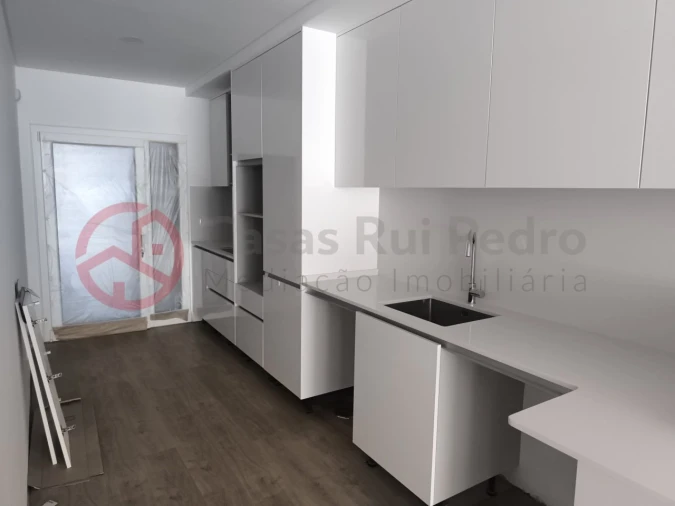 Moradia T4 para Venda em Fernao Ferro Foto 15