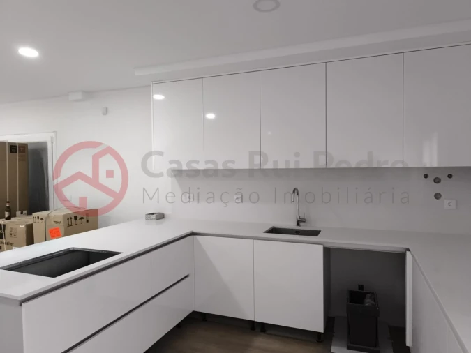 Moradia T4 para Venda em Fernao Ferro Foto 20