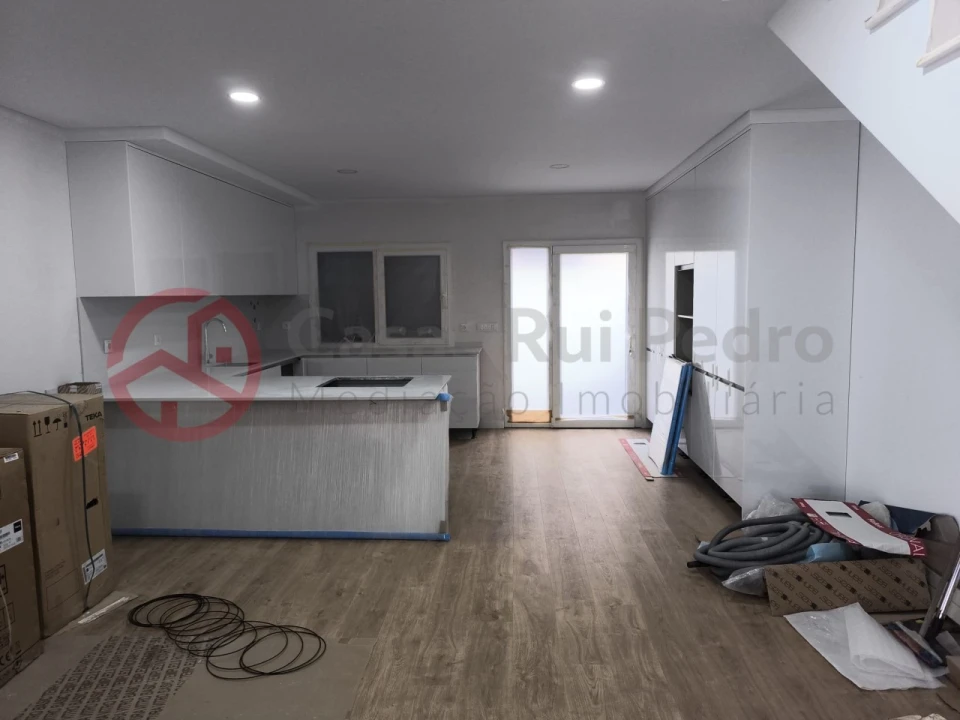 Moradia T3 para Venda em Fernao Ferro Foto 6