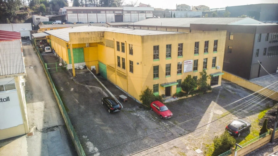 Armazém para Venda em São João da Madeira Foto 2