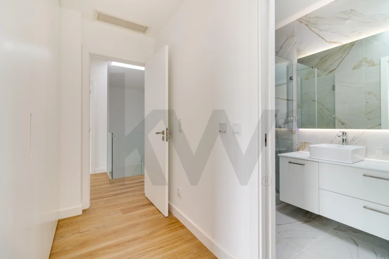 Moradia T3 para Venda em Alcabideche Foto 15