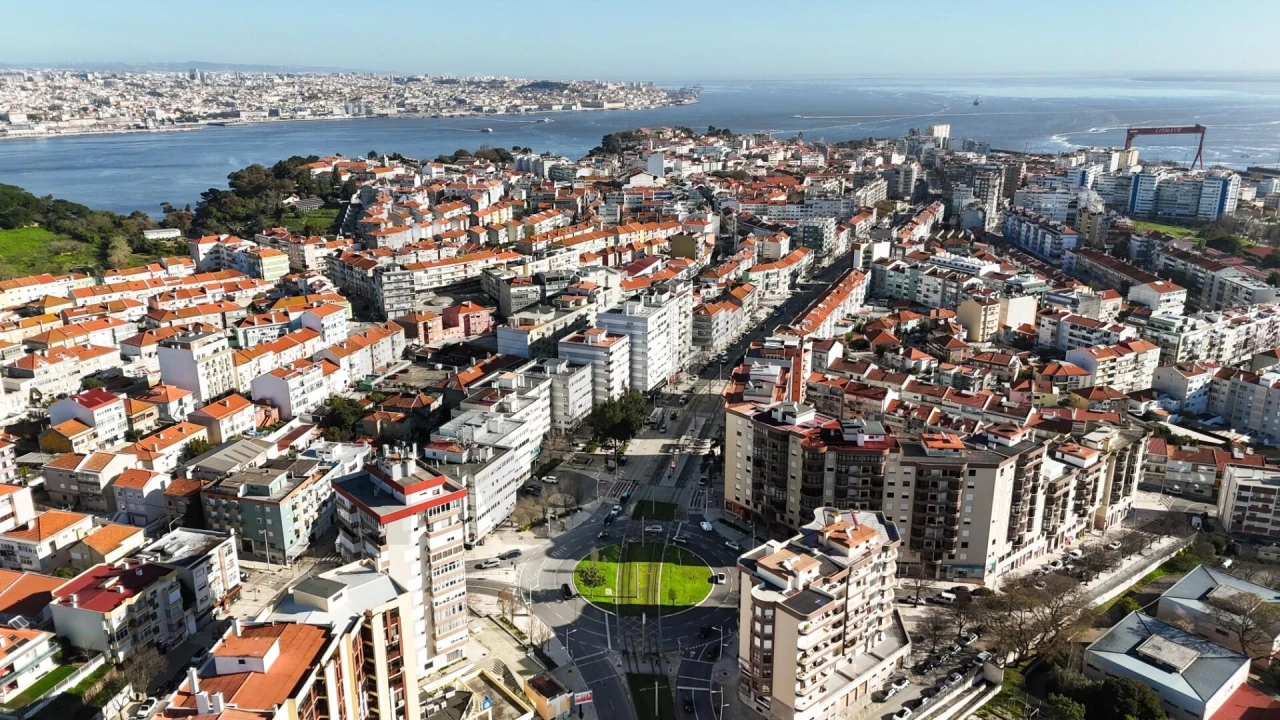 Apartamento T2 para Venda em Almada, Cova da Piedade, Pragal e Cacilhas Foto 22