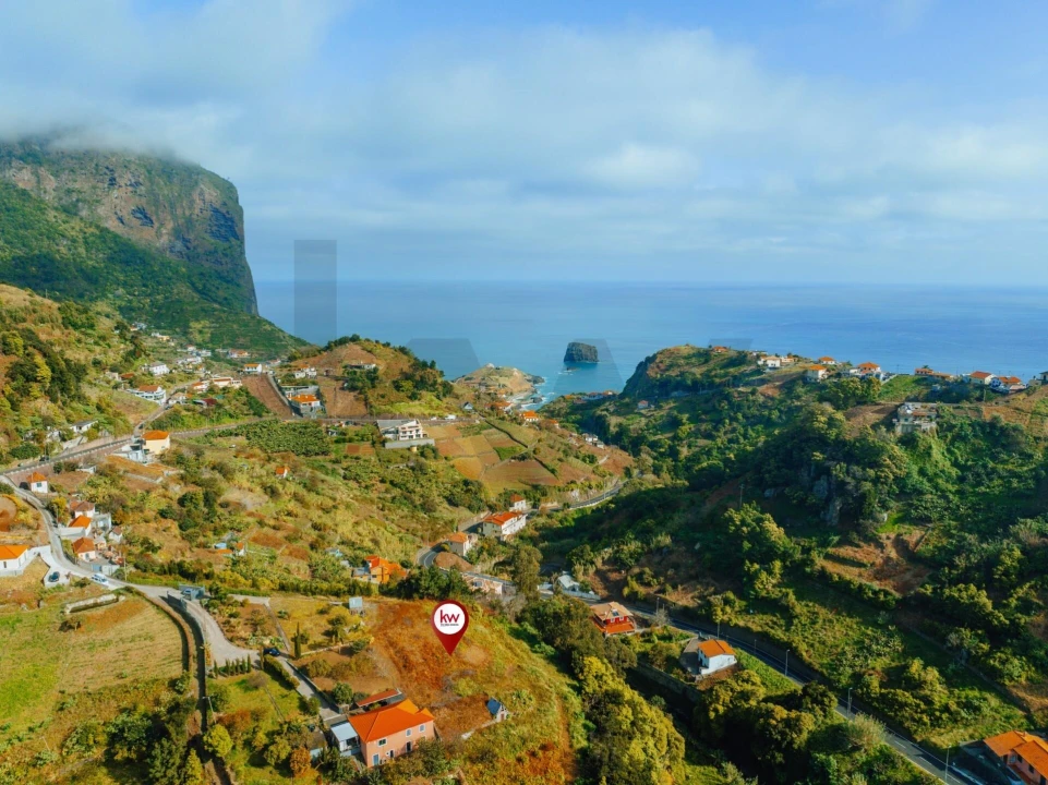 Terreno para Venda em Porto da Cruz Foto 1