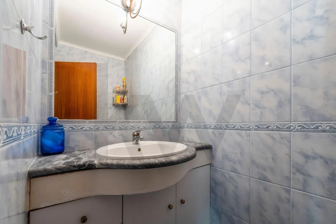 Apartamento T2 para Venda em Olhão Foto 16