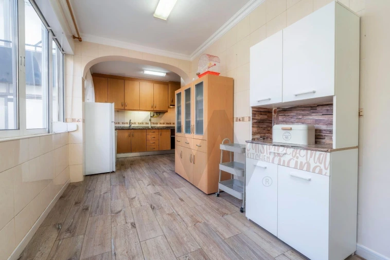 Apartamento T2 para Venda em Olhão Foto 7