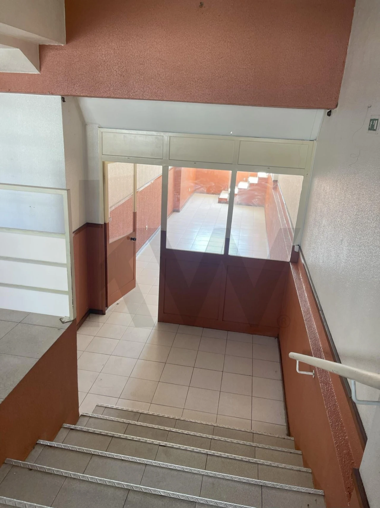 Loja para Venda em Arrifana Foto 3