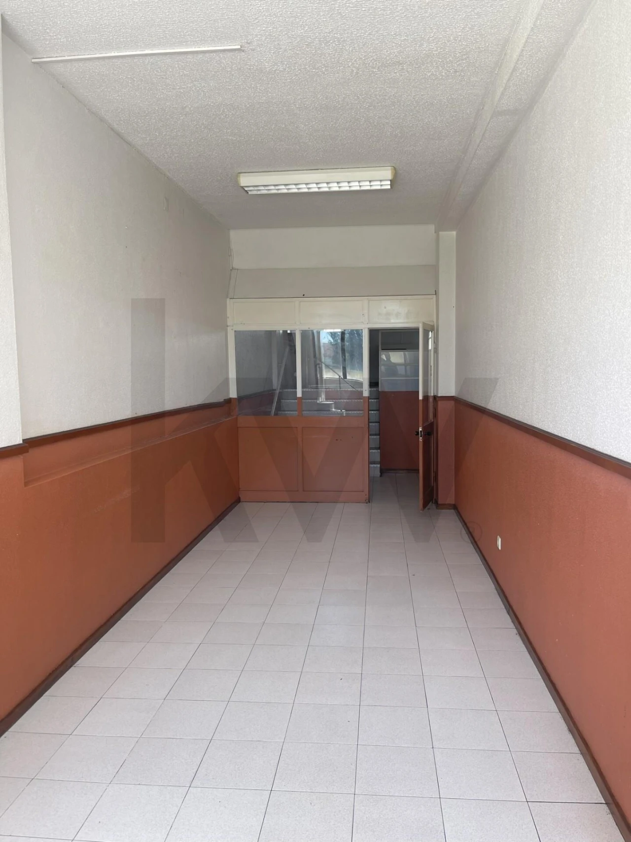 Loja para Venda em Arrifana Foto 7