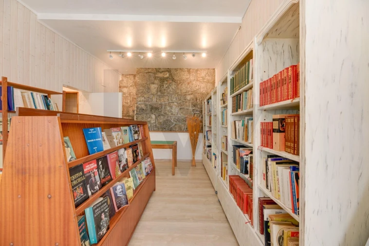 Loja para Arrendamento em São João das Lampas e Terrugem Foto 6