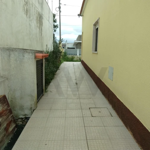 Moradia T2 para Venda em Quinta do Conde Foto 4