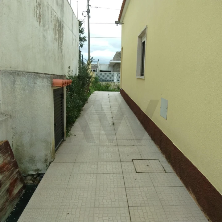 Moradia T2 para Venda em Quinta do Conde Foto 4