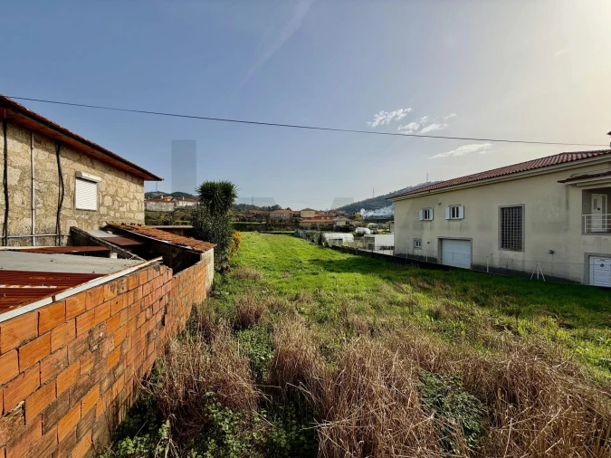 Terreno para Venda em Nogueira do Cravo e Pindelo Foto 1