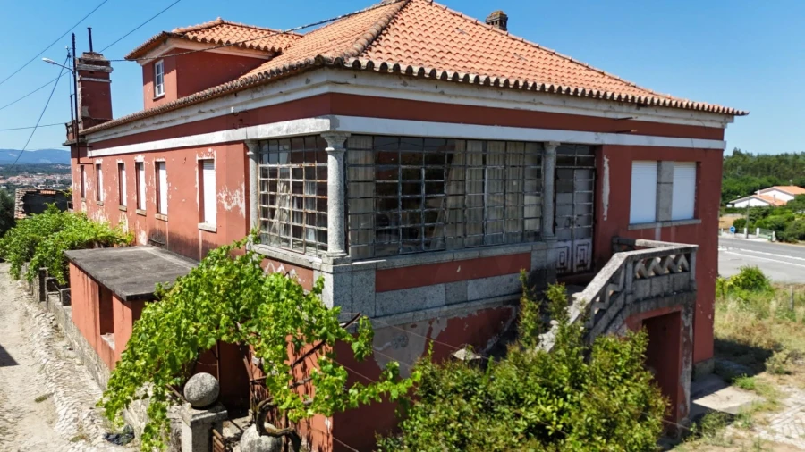 Moradia T5 para Venda em Ovoa e Vimieiro Foto 1