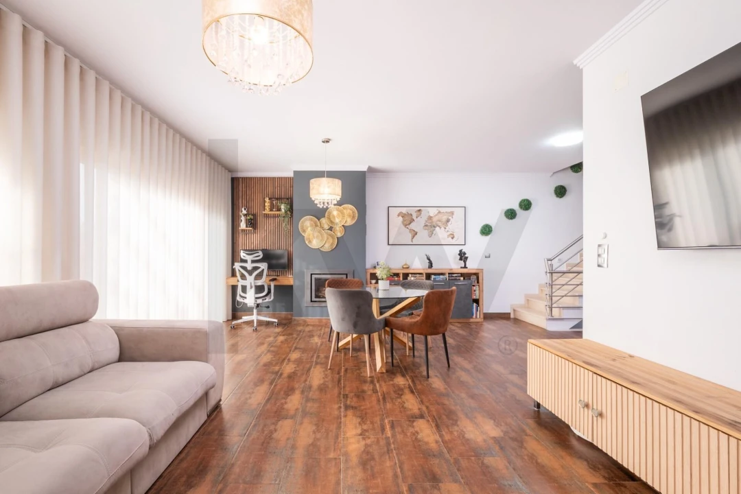 Moradia T4 para Venda em Sé Nova, Santa Cruz, Almedina e São Bartolomeu Foto 24