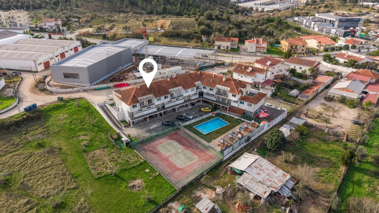 Moradia T4 para Venda em Sé Nova, Santa Cruz, Almedina e São Bartolomeu Foto 6