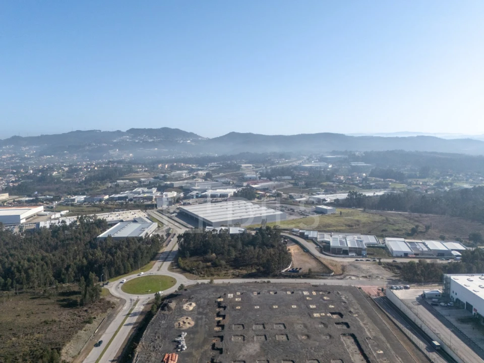 Armazém para Arrendamento em Recarei Foto 3