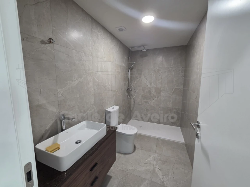 Moradia T3 para Venda em Aradas Foto 23