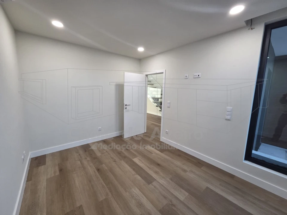 Moradia T3 para Venda em Aradas Foto 30