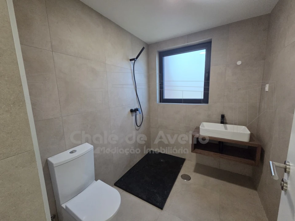 Moradia T3 para Venda em Aradas Foto 31