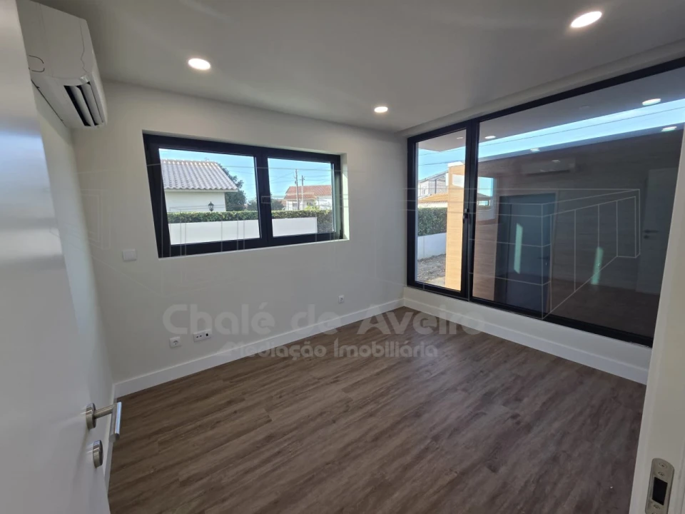 Moradia T3 para Venda em Aradas Foto 44