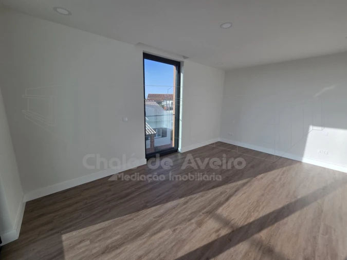 Moradia T3 para Venda em Aradas Foto 16