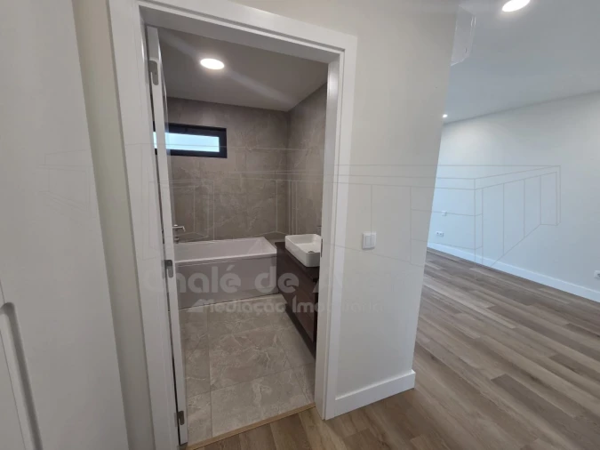 Moradia T3 para Venda em Aradas Foto 18