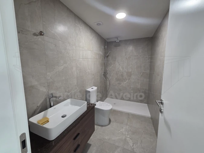 Moradia T3 para Venda em Aradas Foto 23