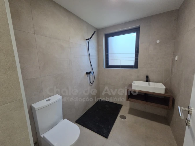 Moradia T3 para Venda em Aradas Foto 31