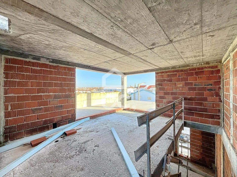 Moradia T3 para Venda em Atouguia da Baleia Foto 11