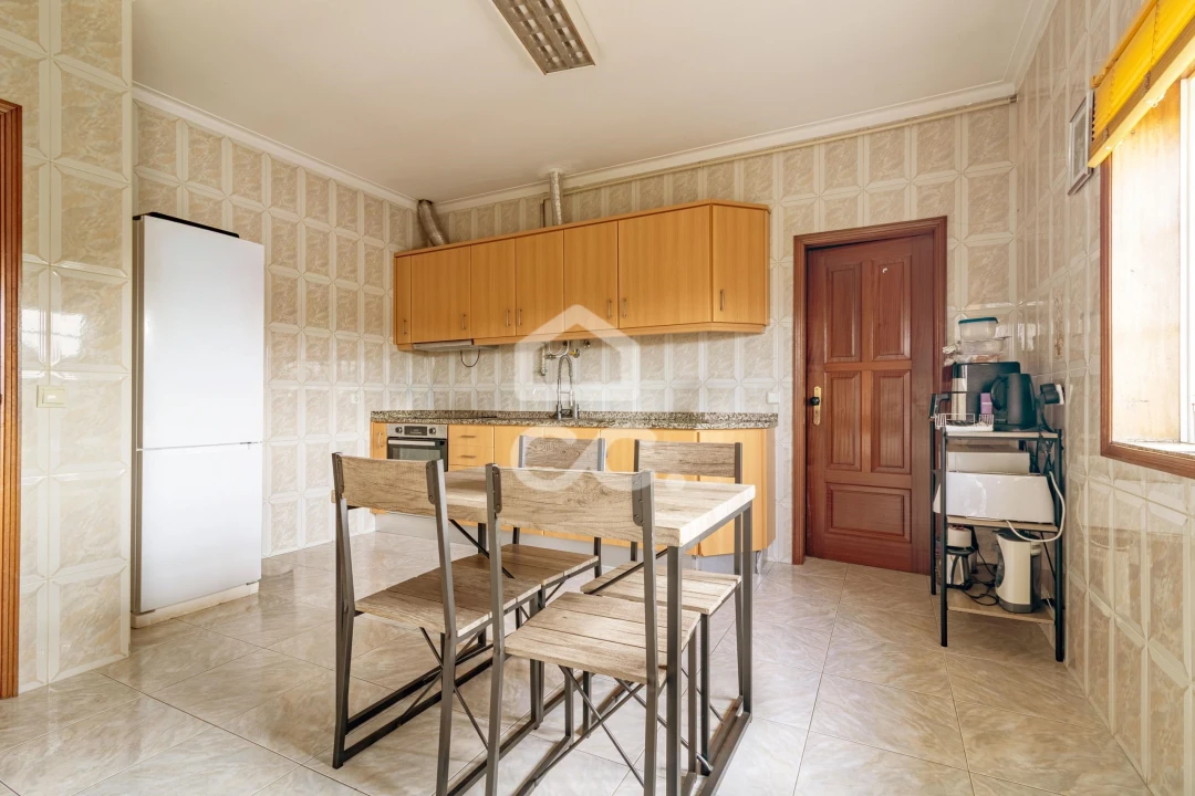 Moradia T3 para Venda em Serzedelo Foto 11