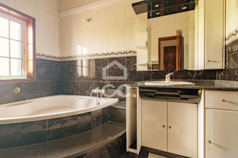 Moradia T3 para Venda em Serzedelo Foto 17