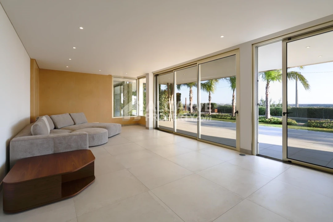 Moradia T4 para Venda em Almancil Foto 8