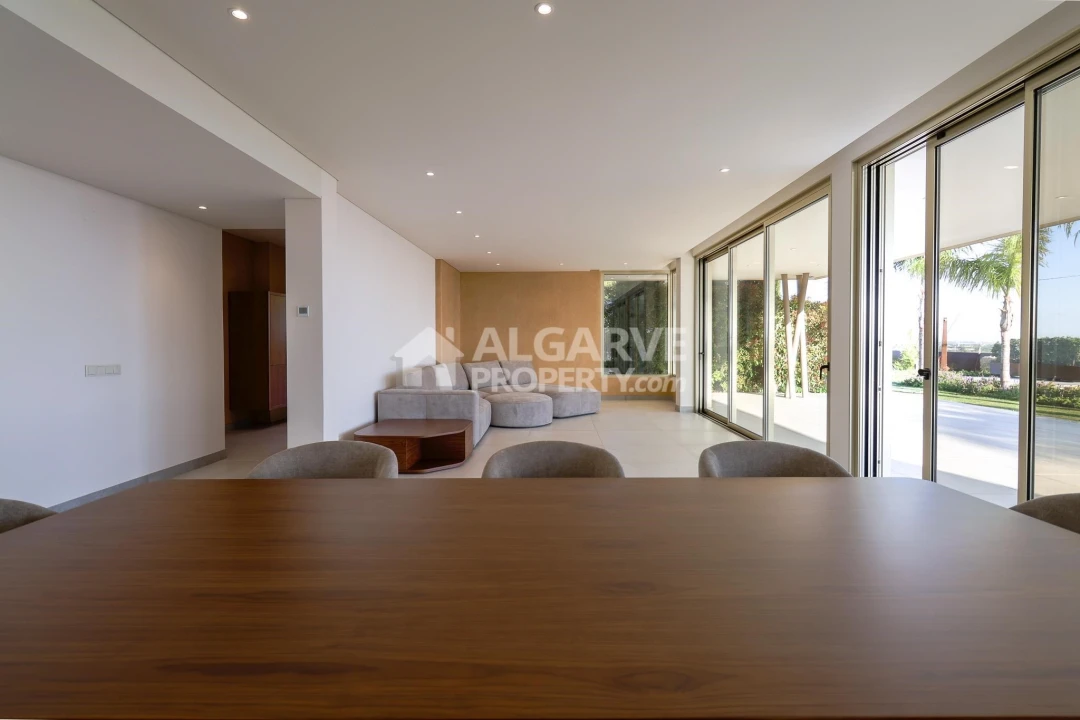 Moradia T4 para Venda em Almancil Foto 9