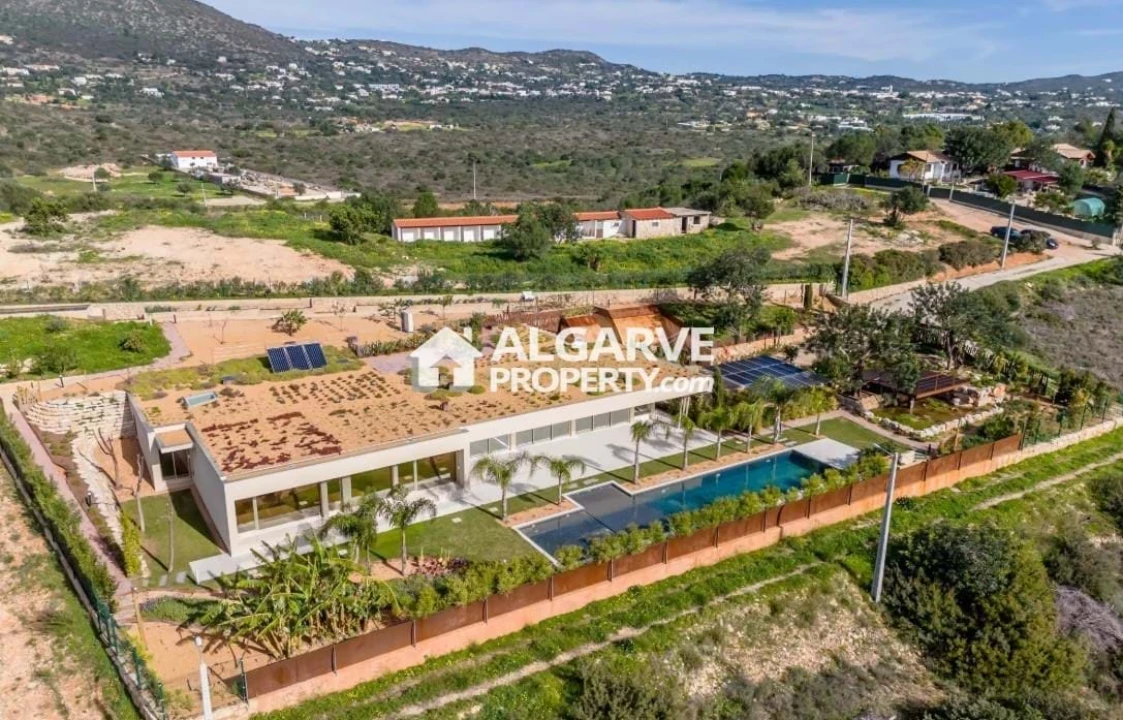 Moradia T4 para Venda em Almancil Foto 7