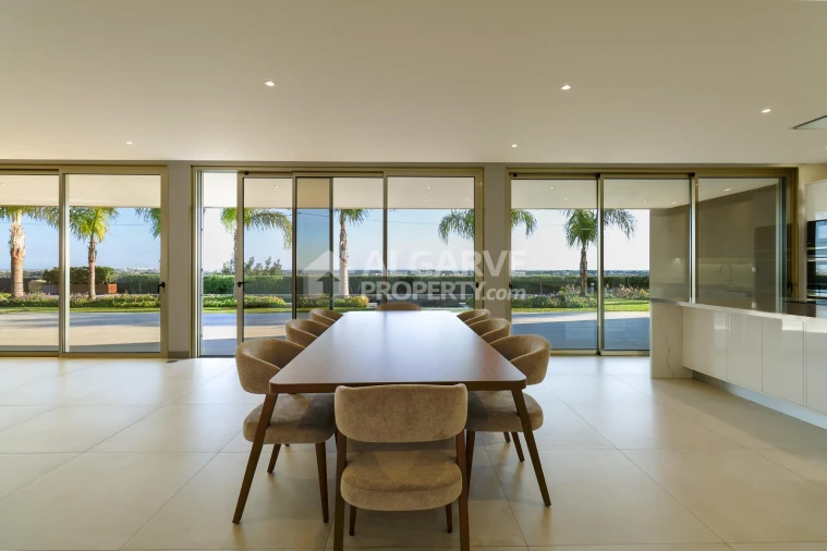 Moradia T4 para Venda em Almancil Foto 3