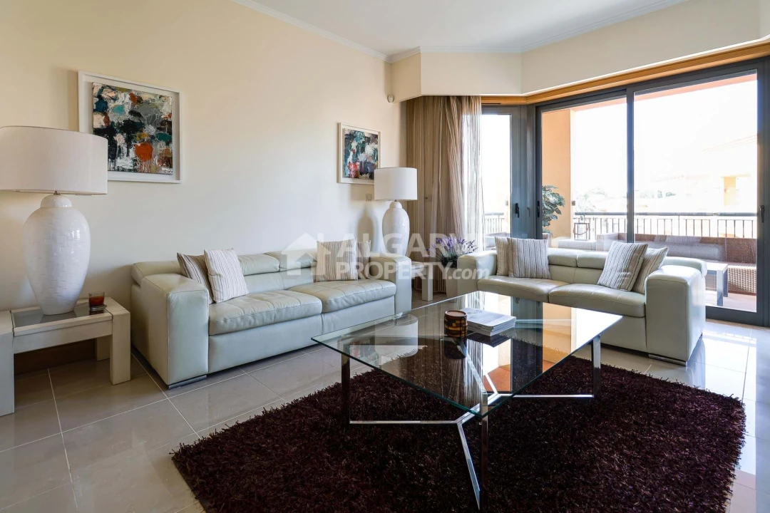 Apartamento T3 para Venda em Quarteira Foto 2