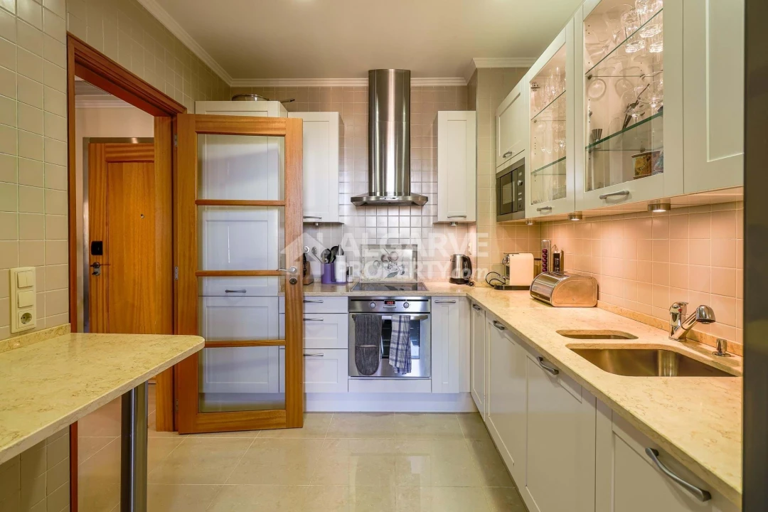 Apartamento T3 para Venda em Quarteira Foto 14