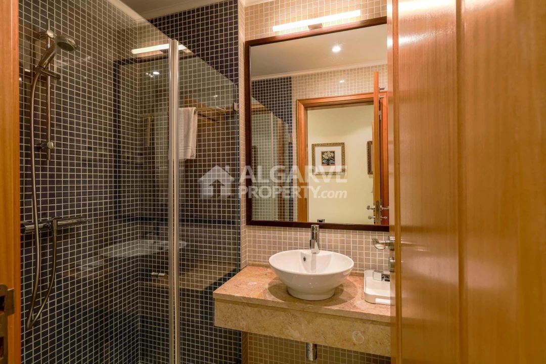 Apartamento T3 para Venda em Quarteira Foto 19