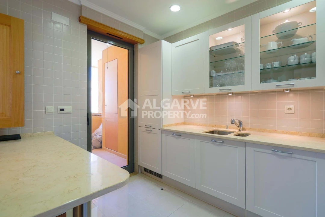 Apartamento T2 para Venda em Quarteira Foto 14