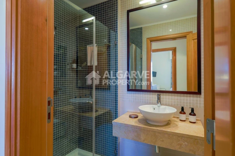 Apartamento T2 para Venda em Quarteira Foto 18