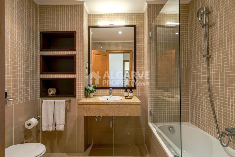 Apartamento T2 para Venda em Quarteira Foto 19