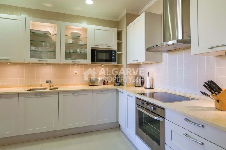 Apartamento T2 para Venda em Quarteira Foto 3