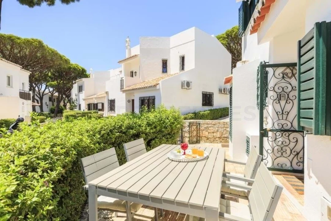 Moradia T3 para Venda em Almancil Foto 12